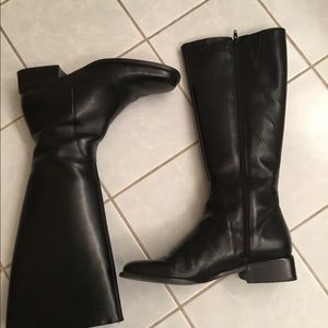 Atlas Size 7.5 calf length black leather boots